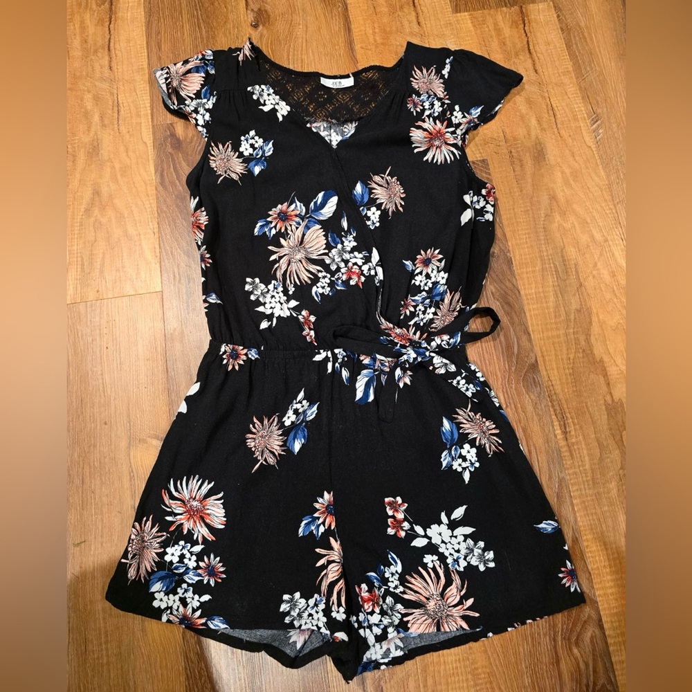 Joe B By Joe Benbasset Floral 1-Piece Romper (Size Large) EUC